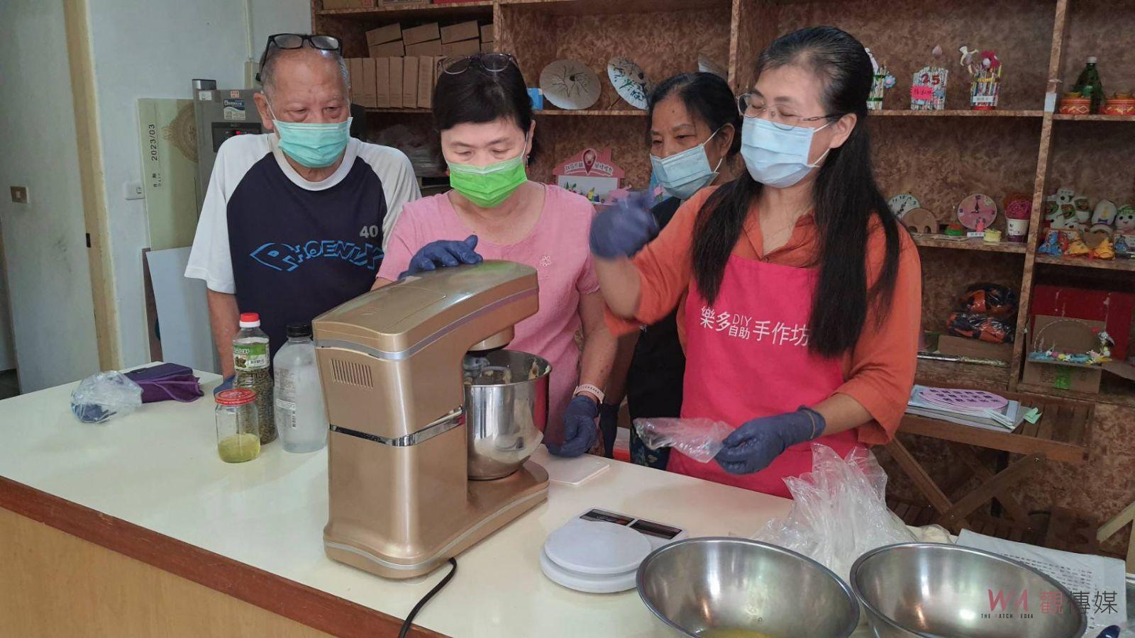 影／八卦山麓飄餅香！彰化榮家住民手作桃酥餅乾體驗烘焙樂趣 - https://www.watchmedia01.com