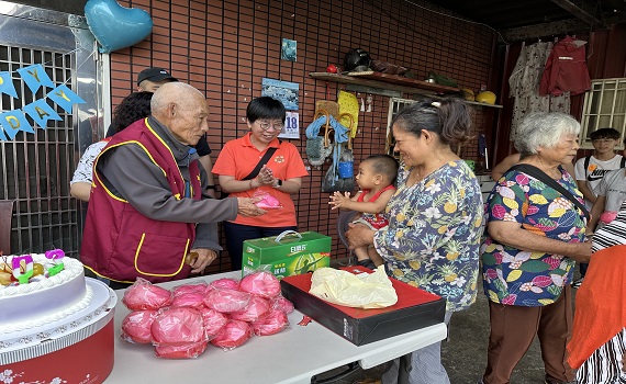 南投榮服處賀陳維明103歲壽誕 場面溫馨熱鬧 - https://www.watchmedia01.com