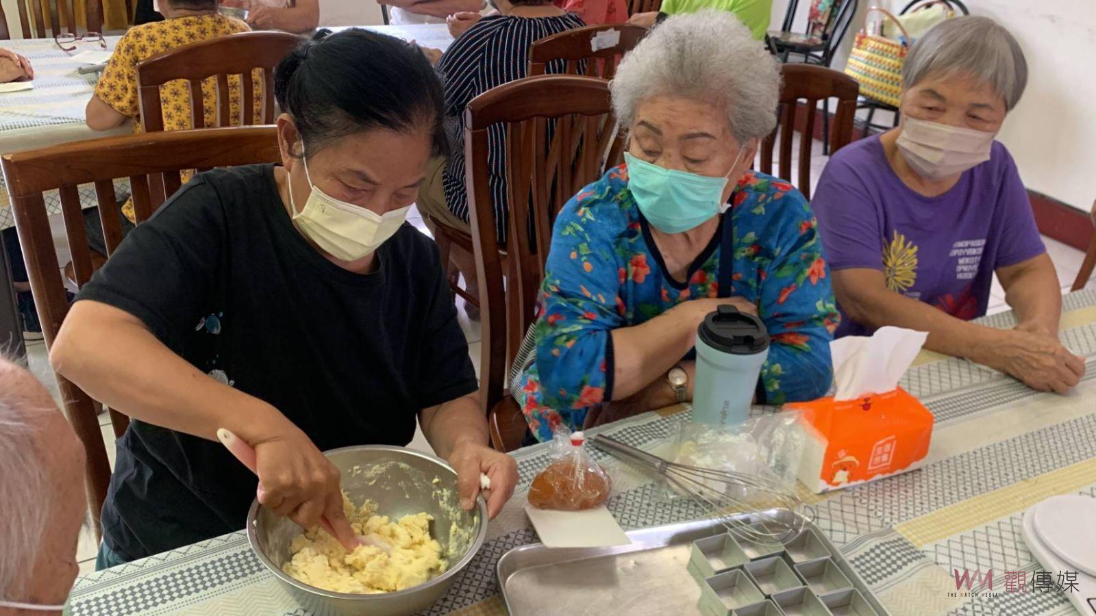 影／體驗烘焙樂趣！彰化榮家住民手作鳳梨酥滿足幸福味蕾 - https://www.watchmedia01.com