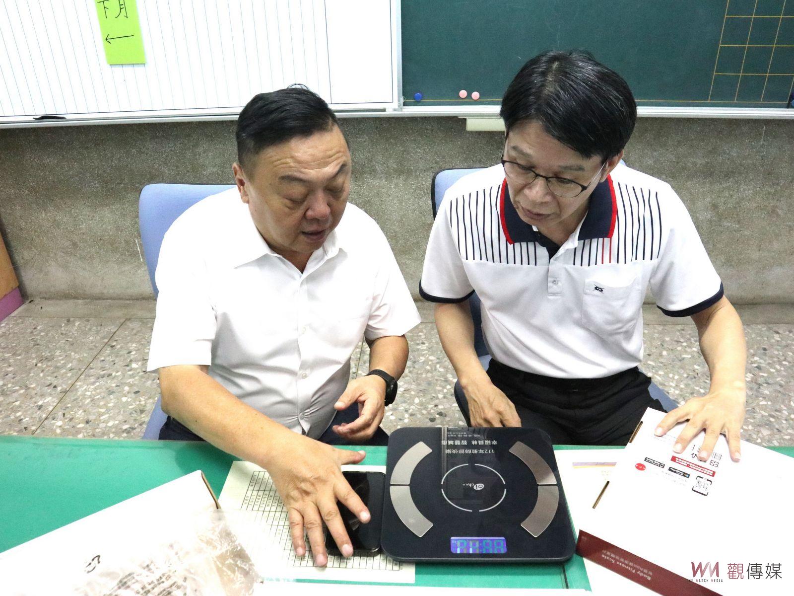 影／向老師致敬！員林市公所致贈智慧健康管理體重計感謝培育英才 - https://www.watchmedia01.com