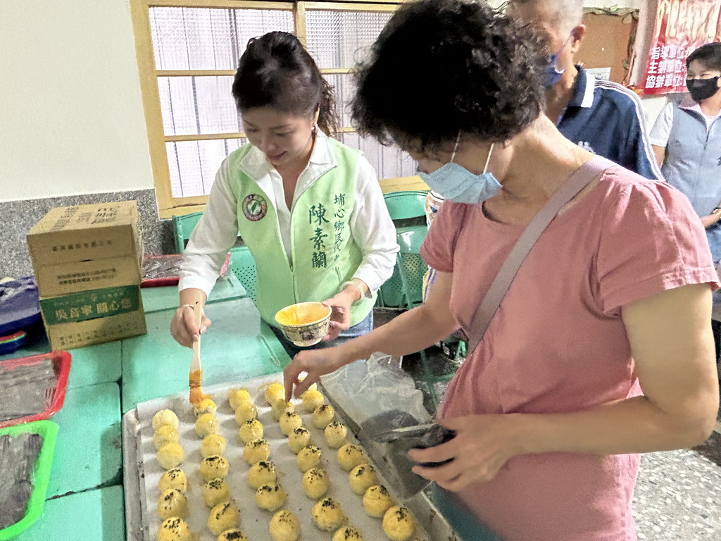 義民社區做黃酥送孤老 味道比彰化名店更好因為有關懷愛滋味 - https://www.watchmedia01.com