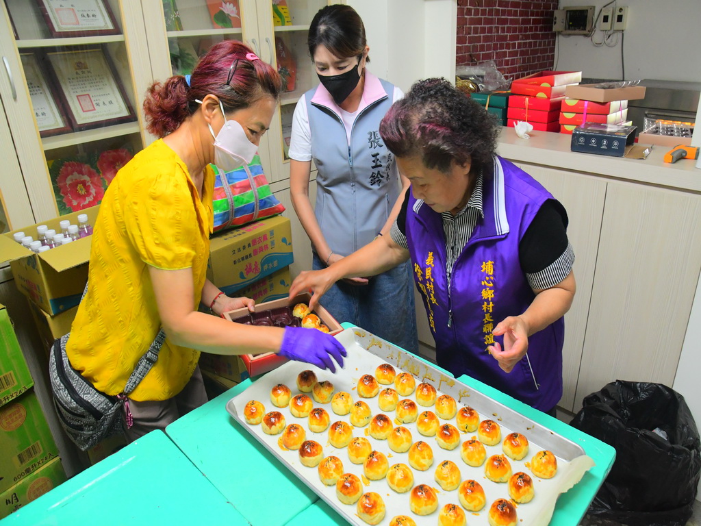 義民社區做黃酥送孤老 味道比彰化名店更好因為有關懷愛滋味 - https://www.watchmedia01.com