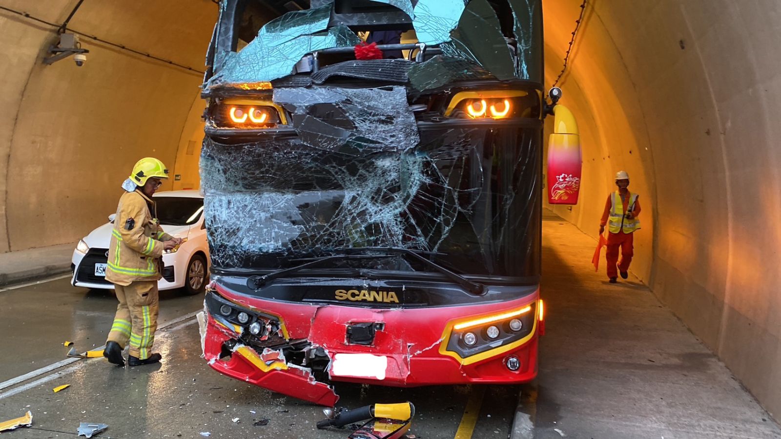 快訊/蘇花改蘇澳隧道口兩遊覽車追撞 多人受傷送醫 - https://www.watchmedia01.com