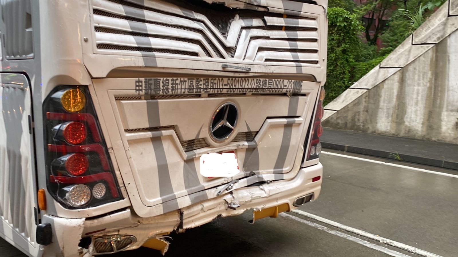 快訊/蘇花改蘇澳隧道口兩遊覽車追撞 多人受傷送醫 - https://www.watchmedia01.com