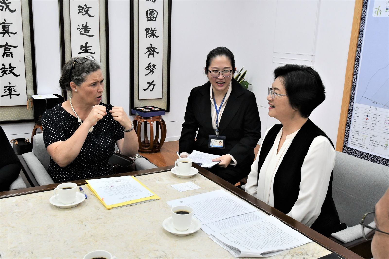 AIT處長孫曉雅訪彰縣府　與縣長王惠美倡議深化雙方產業合作 - https://www.watchmedia01.com