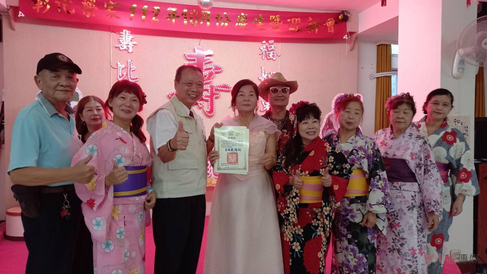 影／榮民杜安國百歲嵩壽　家主任史浩誠轉贈總統蔡英文壽屏 - https://www.watchmedia01.com