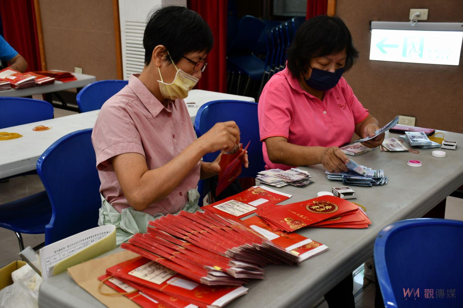 影／迎接重陽節系列活動發放敬老禮金　市公所動員數百人同場點鈔 - https://www.watchmedia01.com