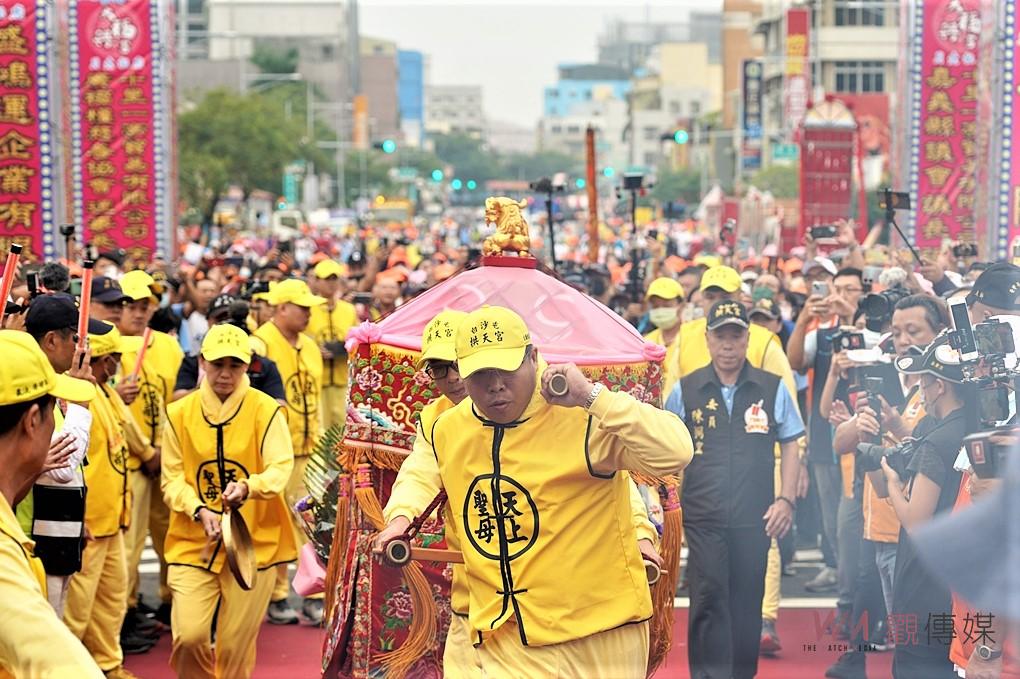 白沙屯媽祖蒞嘉賜福　上萬香燈腳徒步贊香 - https://www.watchmedia01.com