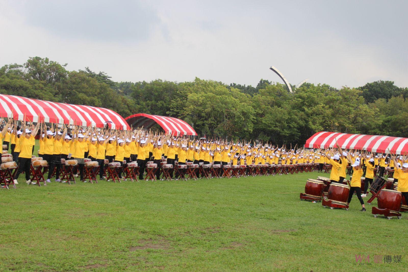 斗六鼓藝節膨鼠公園冒雨進行 五百人不畏淋雨擊鼓憾天 - https://www.watchmedia01.com