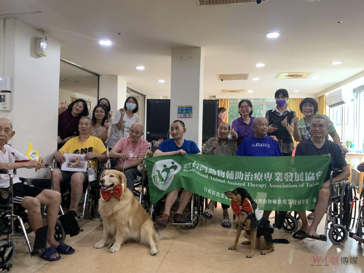 影／毛小孩來彰化榮家耍萌　動物輔助治療住民歡喜迎嬌客撫慰心靈 - https://www.watchmedia01.com