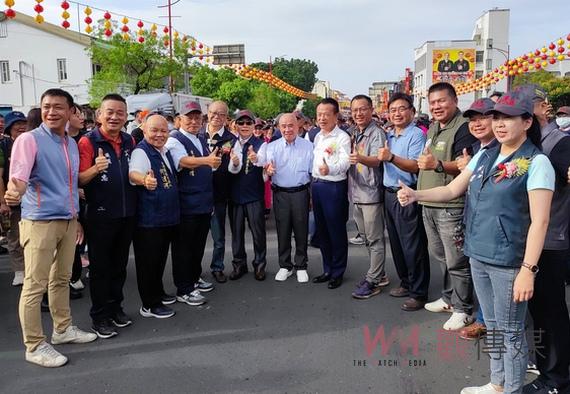 白沙屯媽祖至新港奉天宮世紀會香 信眾虔誠接駕擠滿廟前道路 - https://www.watchmedia01.com