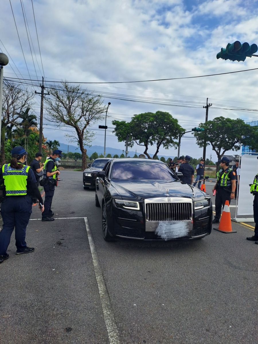 天道盟「鐵霸」出監兄弟相迎 宜縣警長督陣未釀事端 - https://www.watchmedia01.com
