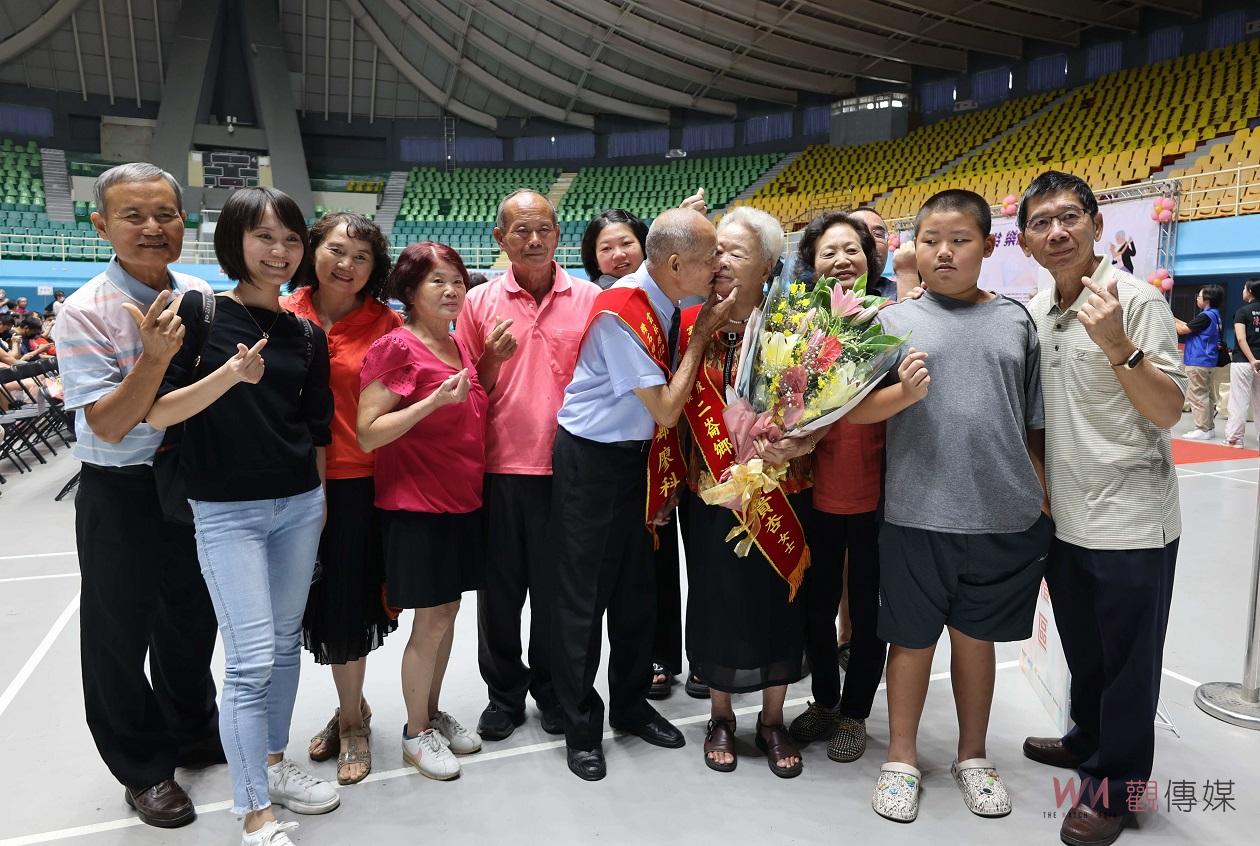 影／雲林表揚模範老人及鑽石婚夫妻楷模　張麗善祝福長者們重陽快樂 - https://www.watchmedia01.com