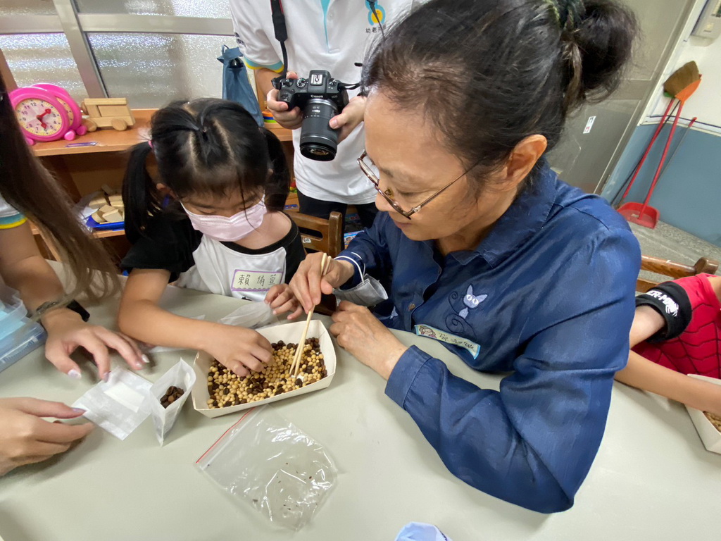 萬來非營利幼兒園幼老共園開學 老少學員一起學習長照好點子 - https://www.watchmedia01.com