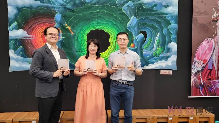 從媒體人到作家 邱嘉琪台語詩集感人發表 - https://www.watchmedia01.com