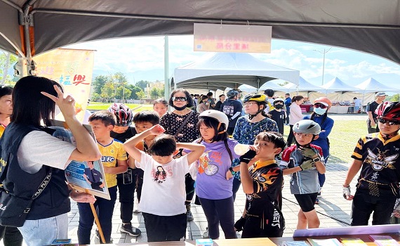 悠遊一騎玩福興」埔里警宣導婦安識詐 - https://www.watchmedia01.com