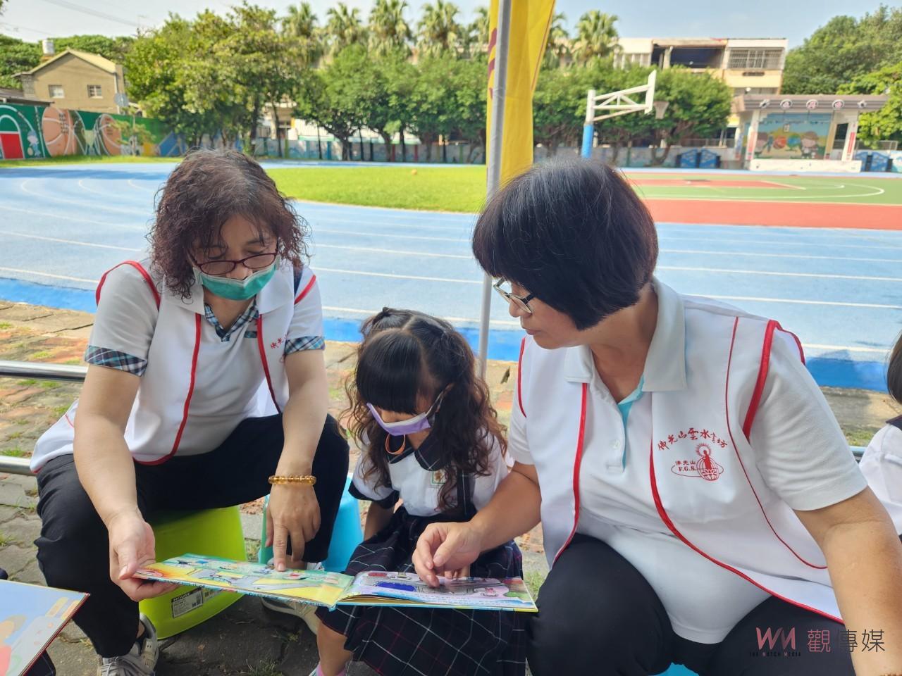 雲水書坊行動圖書車載著滿滿知識駛進永興國小　轉動學生知識鑰匙 - https://www.watchmedia01.com