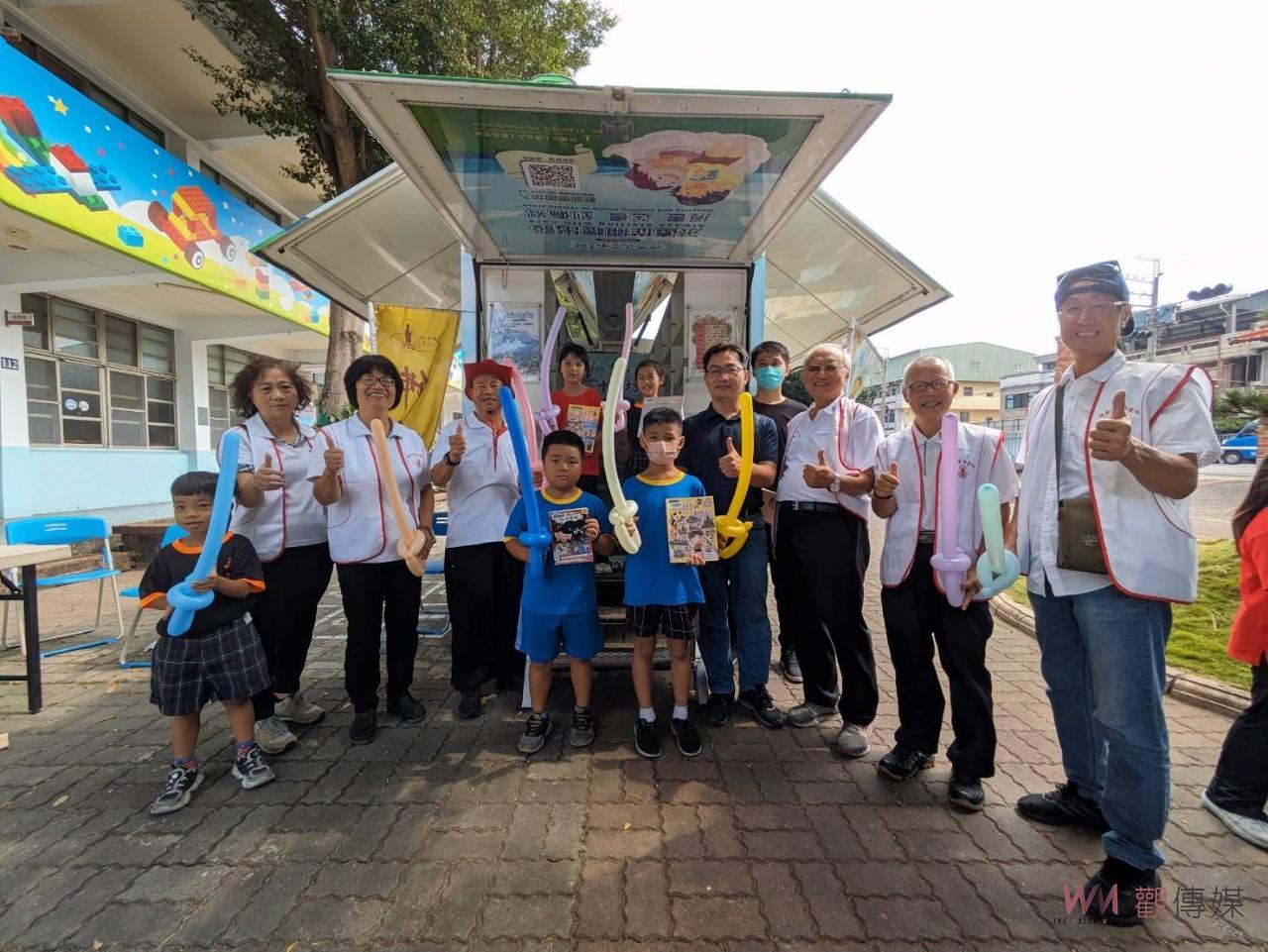 雲水書坊行動圖書車載著滿滿知識駛進永興國小　轉動學生知識鑰匙 - https://www.watchmedia01.com