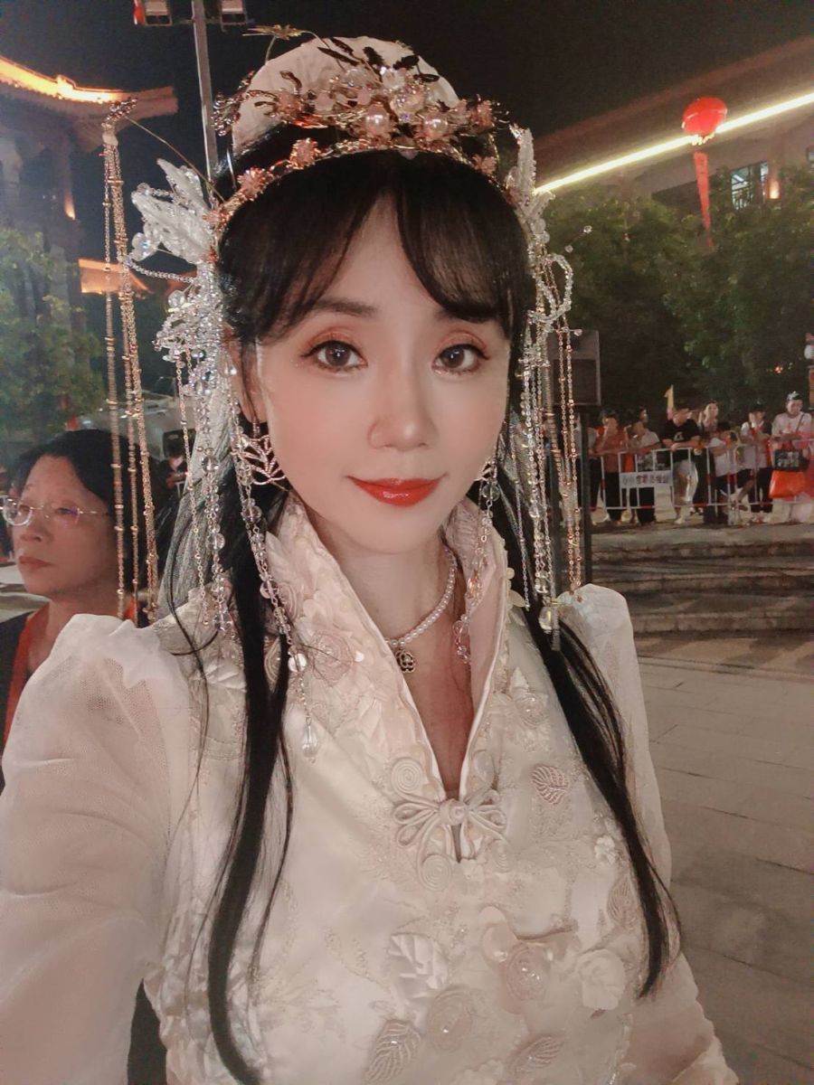 影／傳遞宗教文化之美　寶鬘覺華獻唱心靈美聲 - https://www.watchmedia01.com