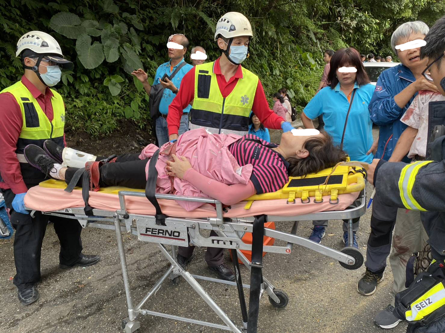 快訊 /往太平山途中遊覽車翻覆 已知一人無生命徵象 - https://www.watchmedia01.com