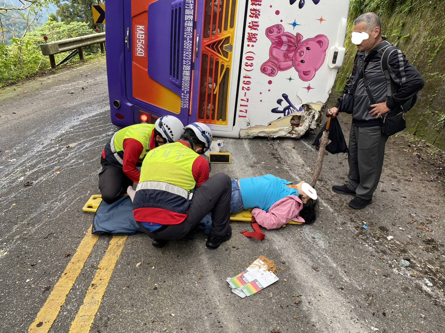 快訊 /往太平山途中遊覽車翻覆 已知一人無生命徵象 - https://www.watchmedia01.com