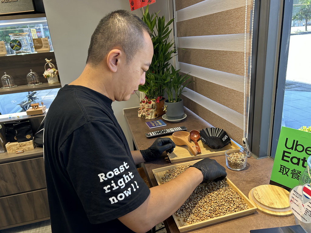 咖啡職人石哲豪引進京都製造烘豆機 從生豆到熱咖啡端上桌只要25分鐘 - https://www.watchmedia01.com