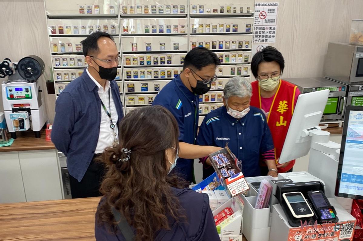 華山東勢天使站十週年感恩茶會 帶領長輩們體驗一日店長 - https://www.watchmedia01.com