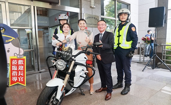南投在地企業捐贈2部純電警用大型重機車 許縣長贈感謝狀 - https://www.watchmedia01.com