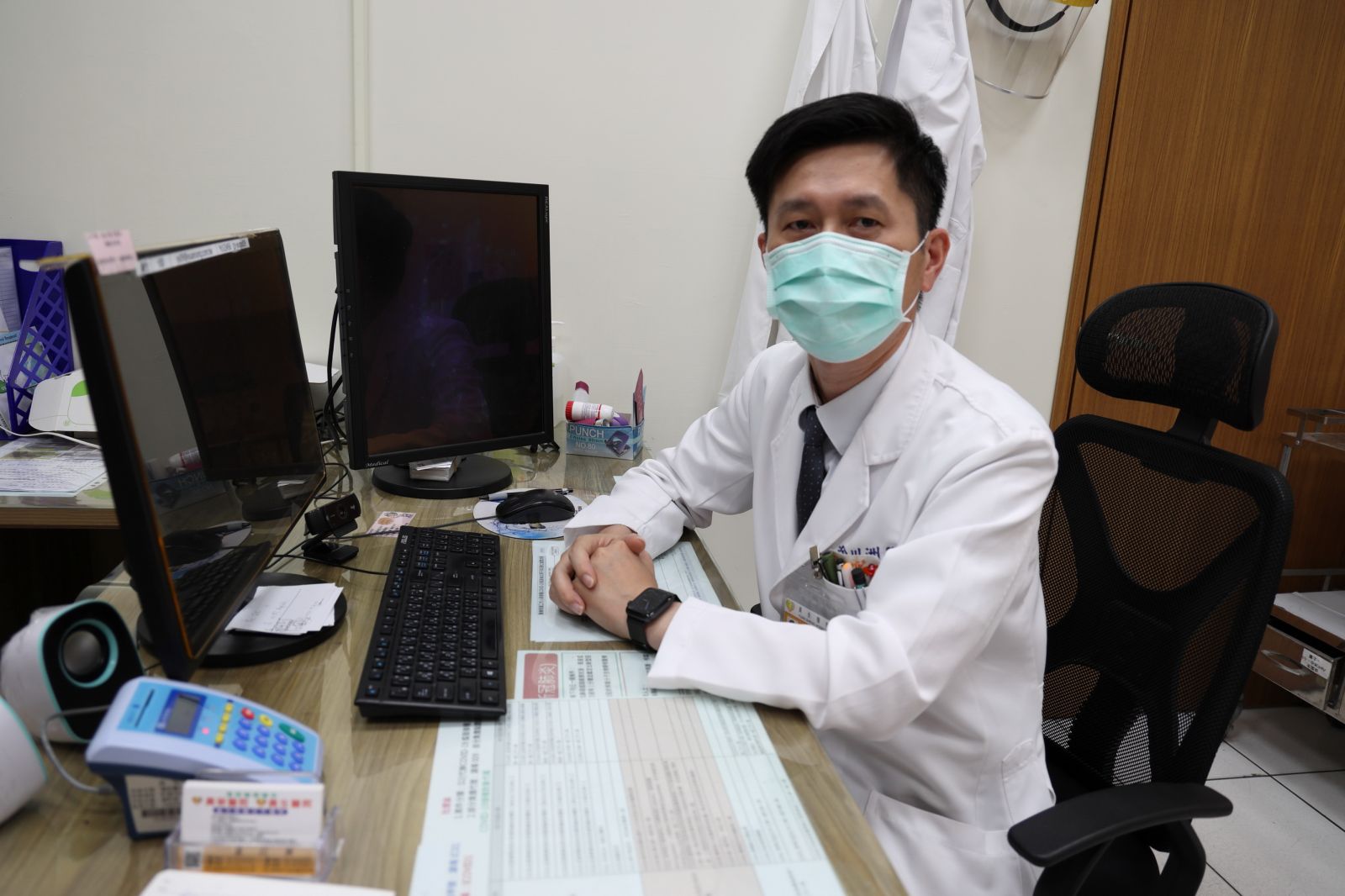 年輕女警婚前健檢查出卵巢癌　切除一側卵巢後順利產子 - https://www.watchmedia01.com