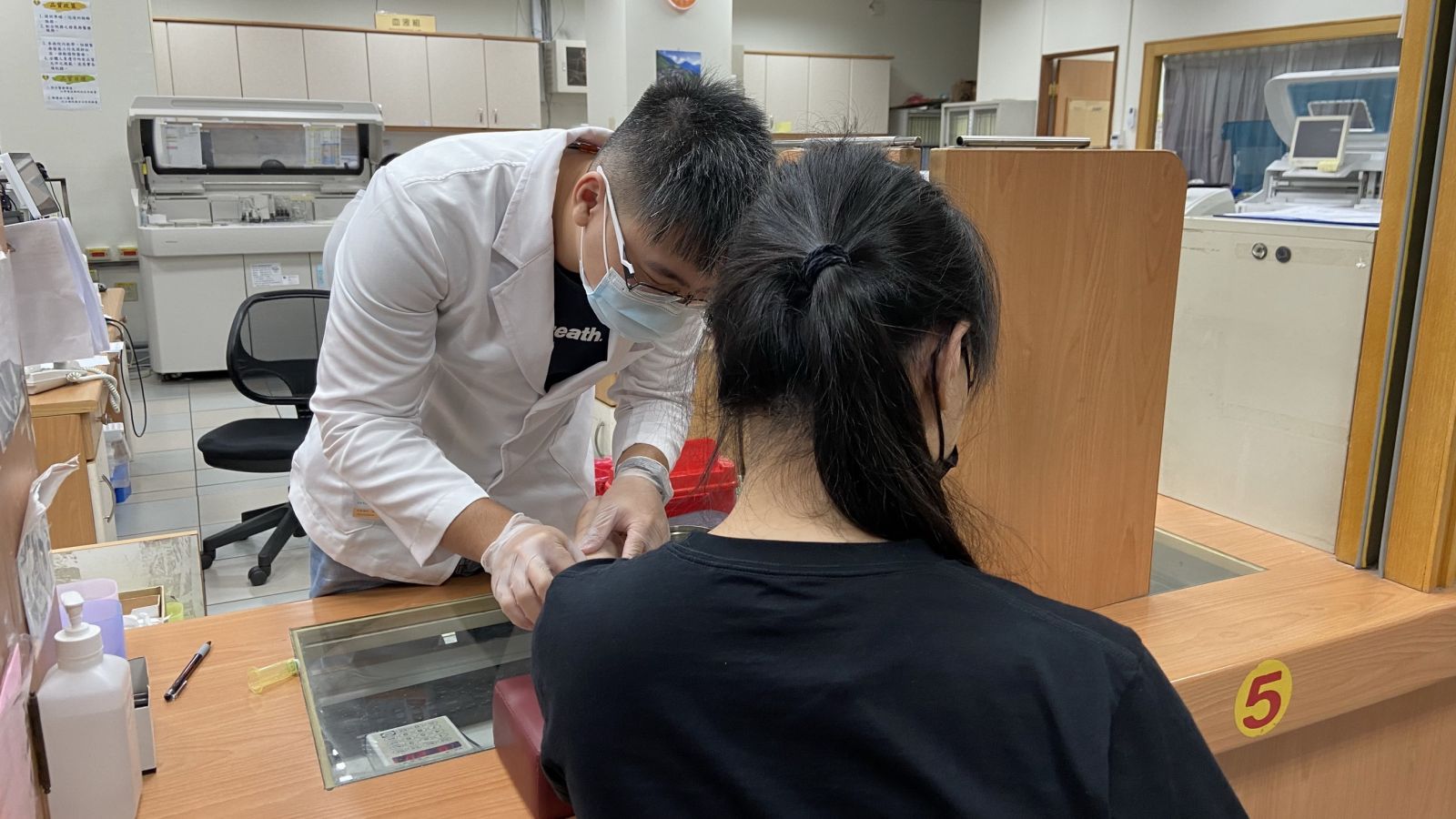 年輕女警婚前健檢查出卵巢癌　切除一側卵巢後順利產子 - https://www.watchmedia01.com