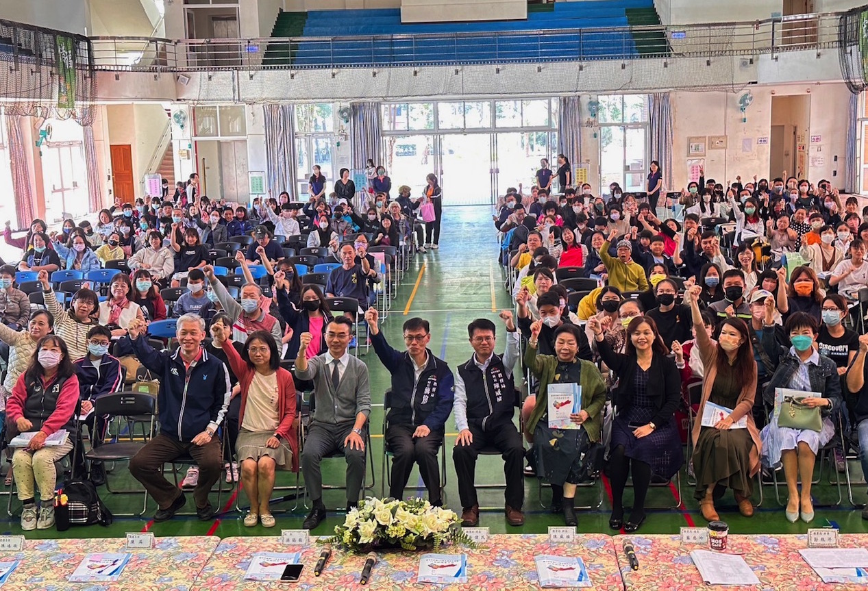 中市語文競賽代表隊進軍全國 教育局長授旗預祝旗開得勝 - https://www.watchmedia01.com
