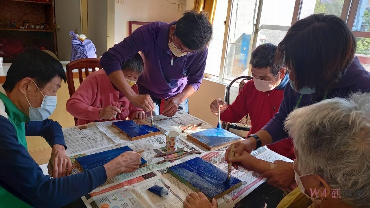（有影片）／享受創意手作樂趣！彰化榮家長輩手作幸福鳥居掛飾 - https://www.watchmedia01.com
