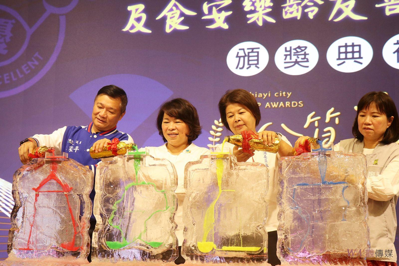 打造真正食安首都　嘉義市表揚頒獎餐飲優良店及樂齡友善餐廳 - https://www.watchmedia01.com
