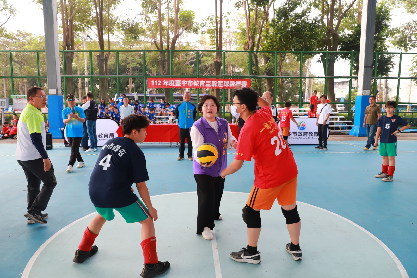 53隊選手競技精彩刺激 中市教育盃躲避球賽開打 - https://www.watchmedia01.com