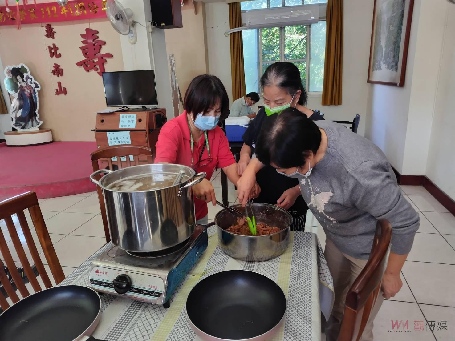 （有影片）／懷舊美食饗宴　古早味國民美食！彰化榮家長輩下廚煮美食 - https://www.watchmedia01.com