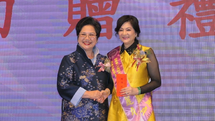 世界華人嘉義分會新卸任會長　蔡麗卿風光交接黃麗貞 - https://www.watchmedia01.com