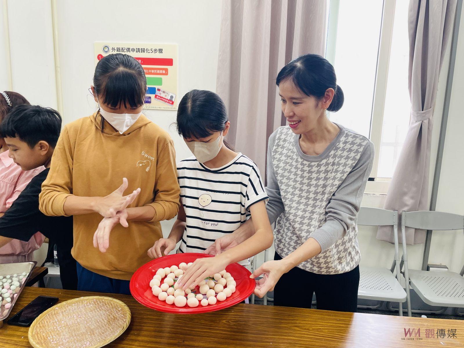 （有影片）／「移」您搓湯圓！移民署邀新住民共搓湯圓　迎接印尼母親節 - https://www.watchmedia01.com