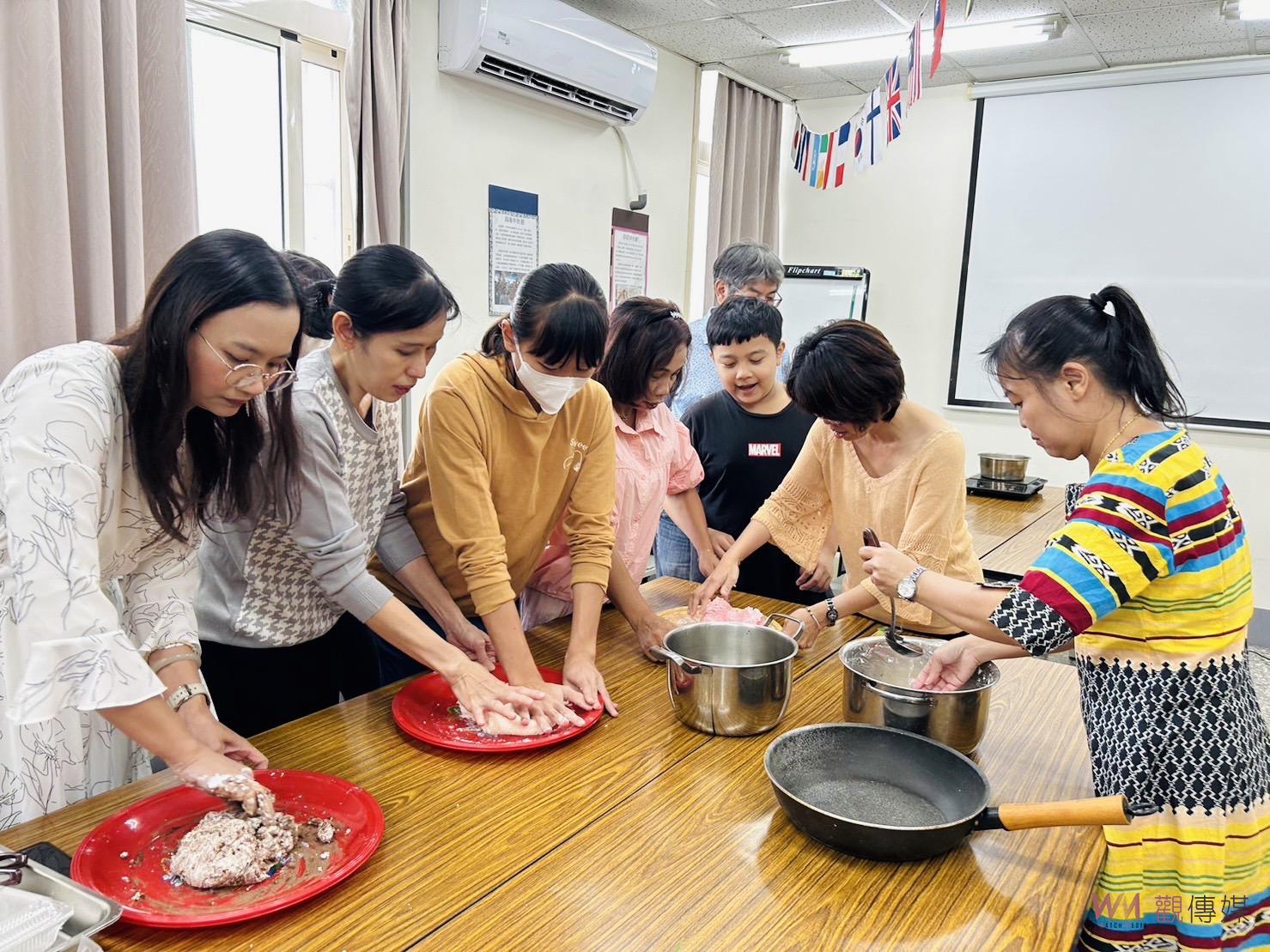 （有影片）／「移」您搓湯圓！移民署邀新住民共搓湯圓　迎接印尼母親節 - https://www.watchmedia01.com