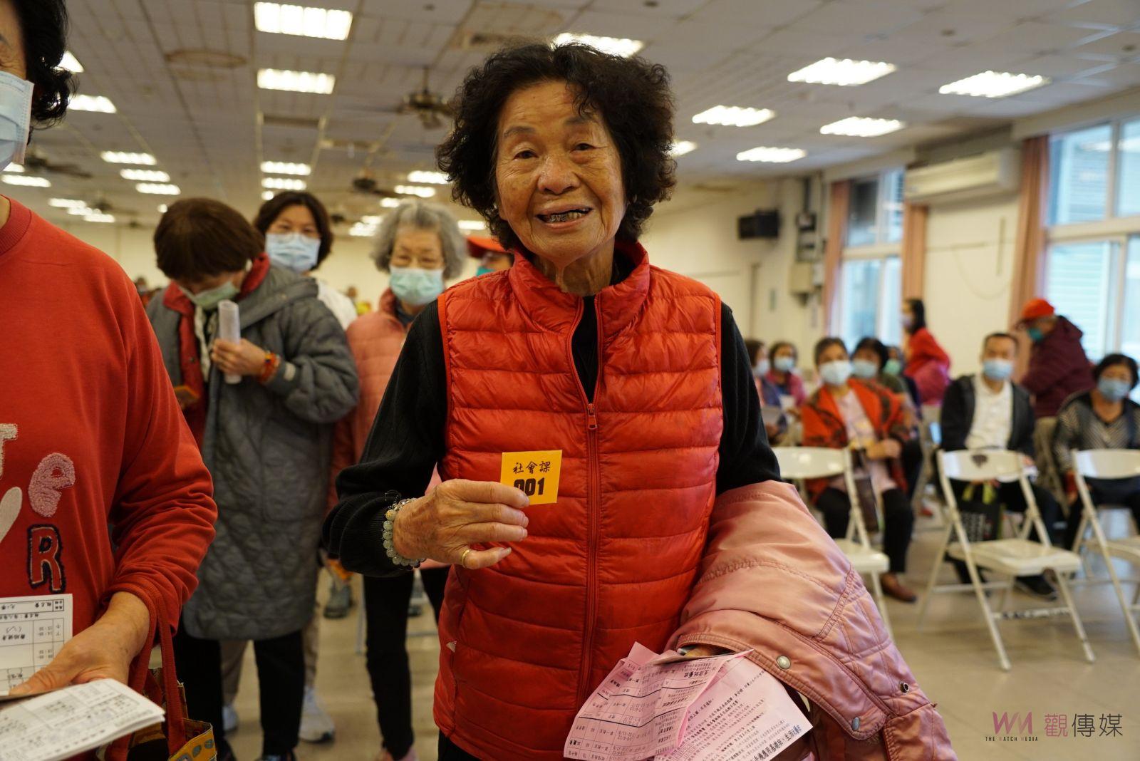 （有影片）／鹿港長青學苑熱招！91歲阿嬤3點半搭腳踏車搶報名 - https://www.watchmedia01.com