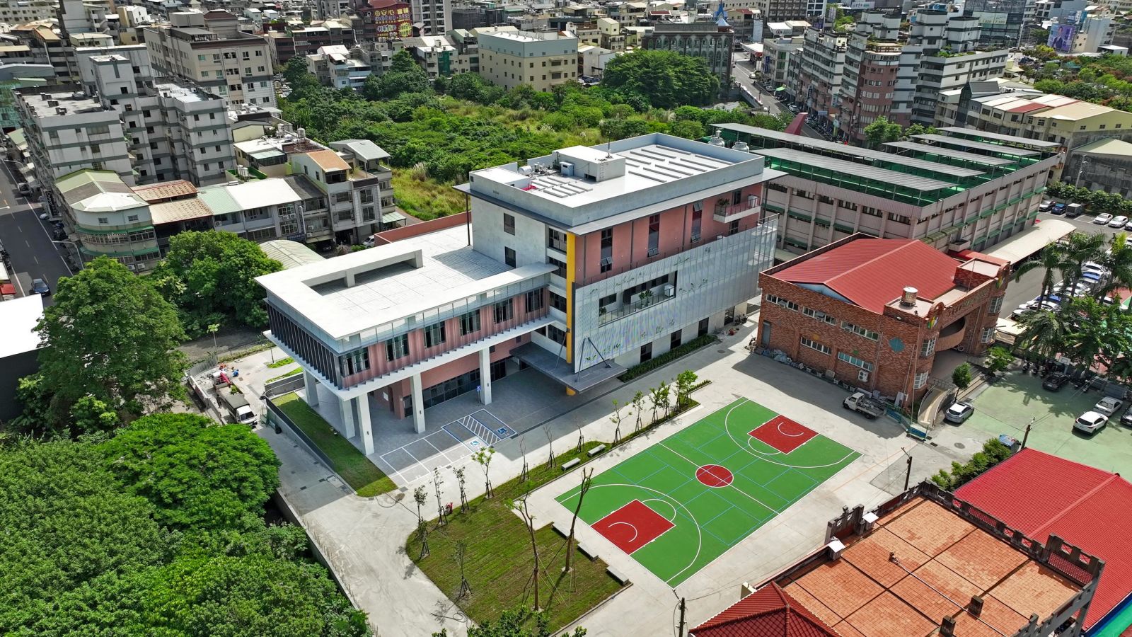 員林市新大樓榮獲建築界奧斯卡！金質獎特優　彰化縣政府創歷史 - https://www.watchmedia01.com