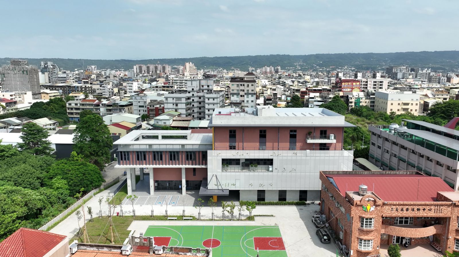 員林市新大樓榮獲建築界奧斯卡！金質獎特優　彰化縣政府創歷史 - https://www.watchmedia01.com