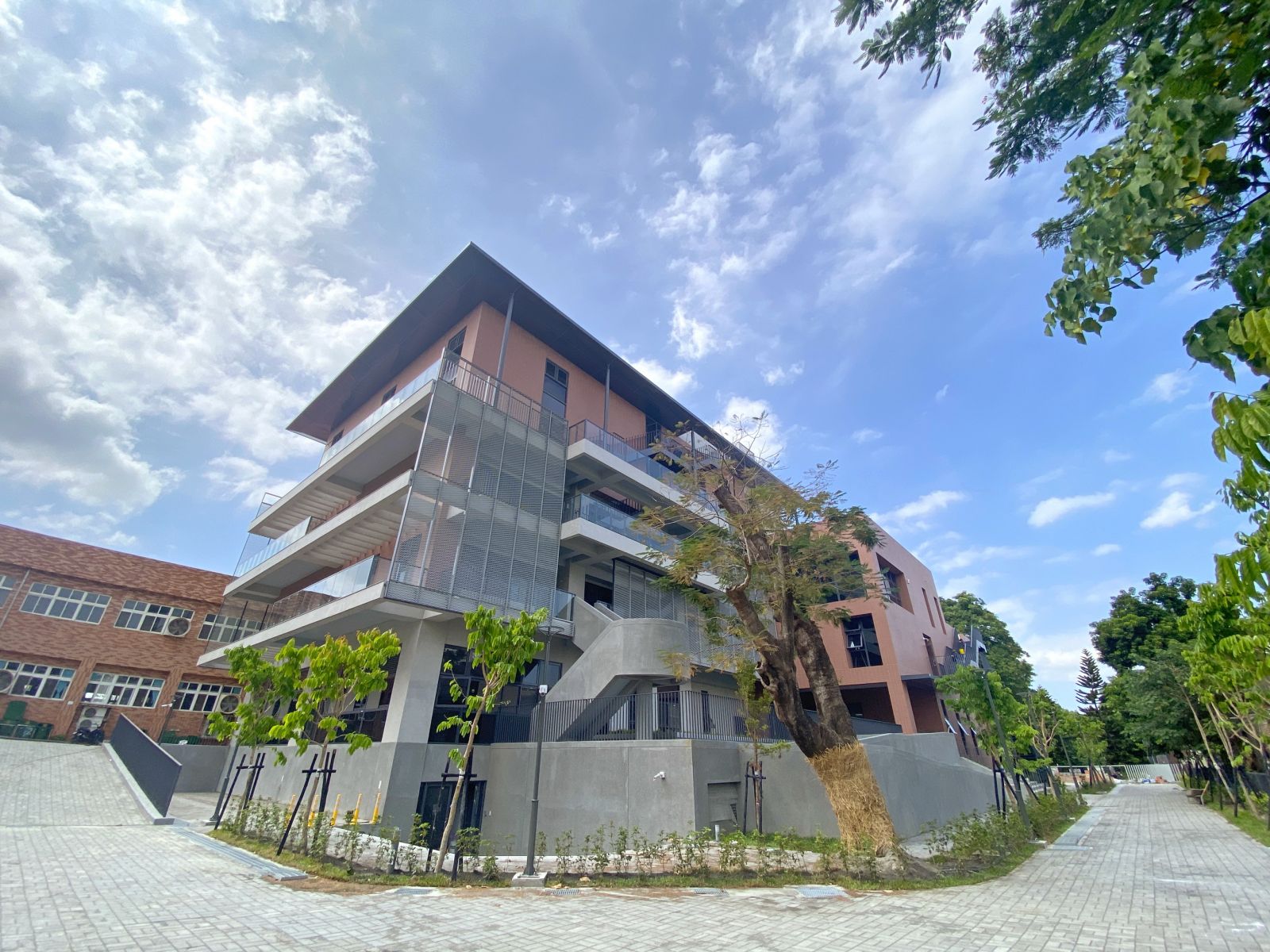 員林市新大樓榮獲建築界奧斯卡！金質獎特優　彰化縣政府創歷史 - https://www.watchmedia01.com