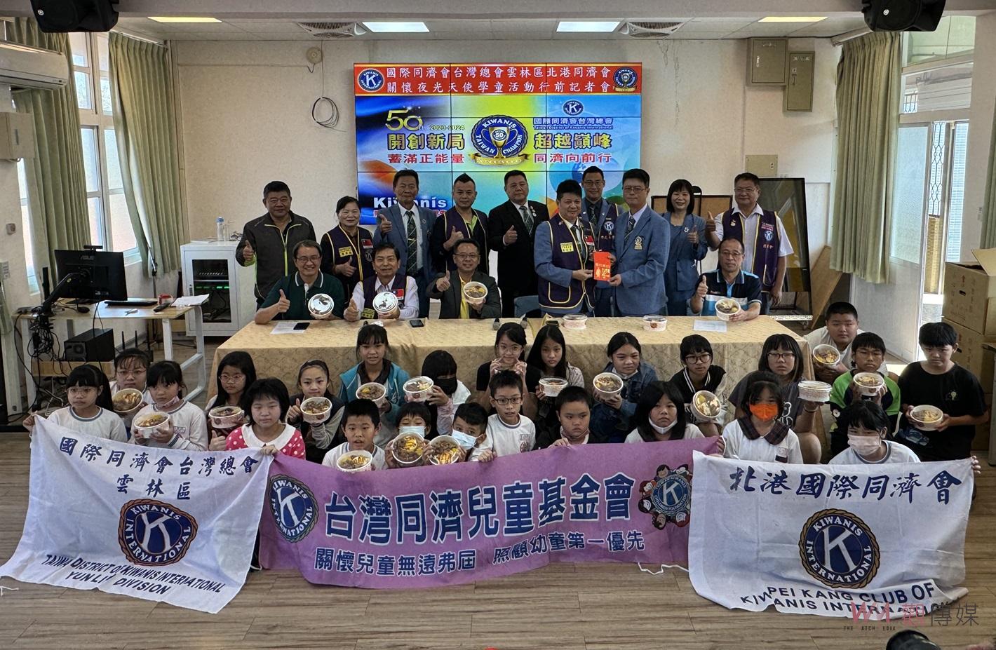 （有影片）／夜光天使排餐炒泡麵關懷展開　議員蔡岳儒呼籲社會共襄盛舉 - https://www.watchmedia01.com