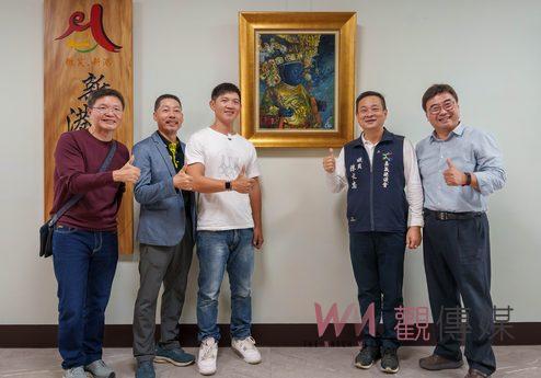 新港鄉公所藝術廊道推動在地藝文 阿得油畫個展隆重開幕 - https://www.watchmedia01.com