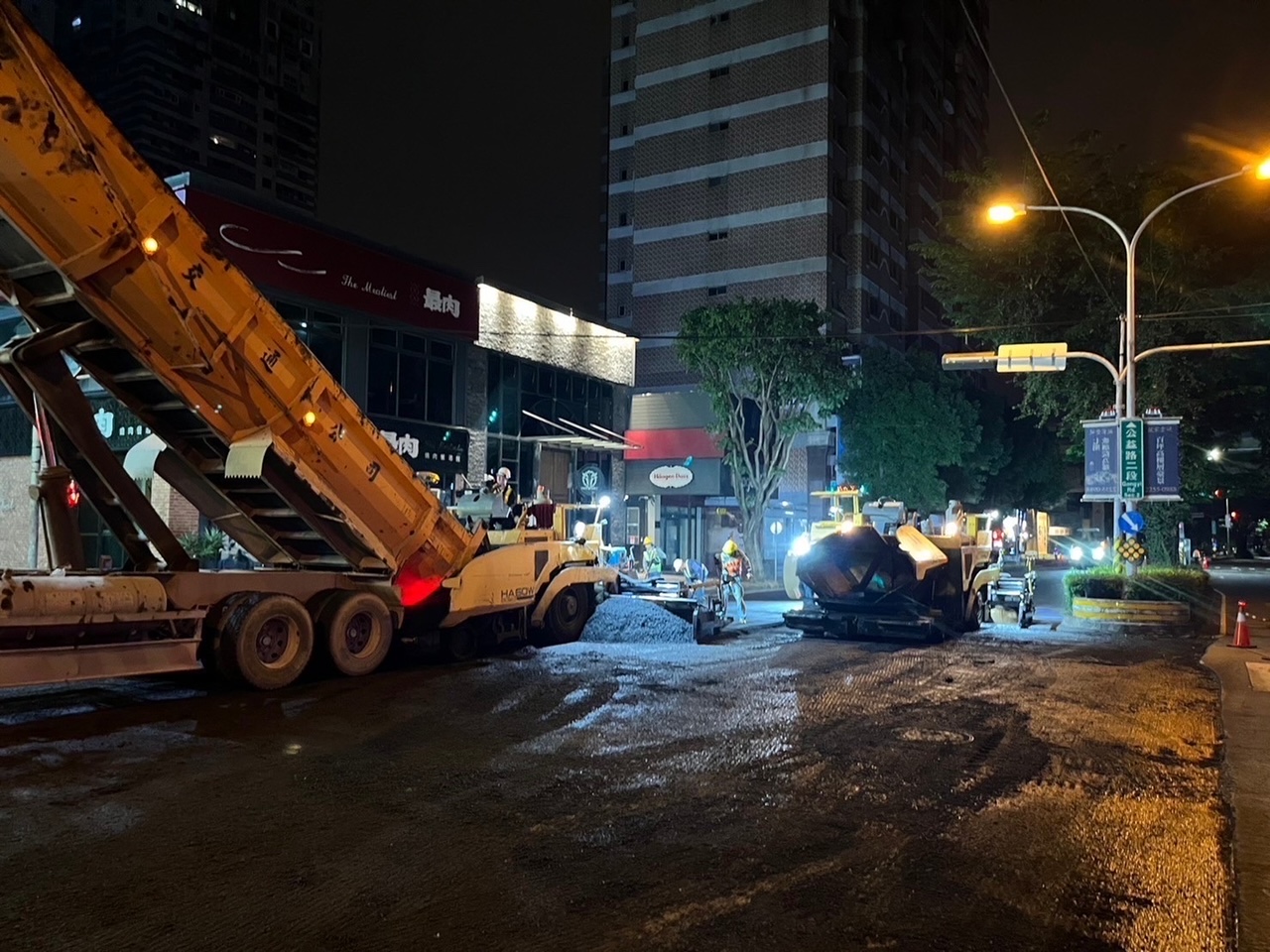 中市公益路道路環境改善完成 建設局夜間燙平接續進場 - https://www.watchmedia01.com