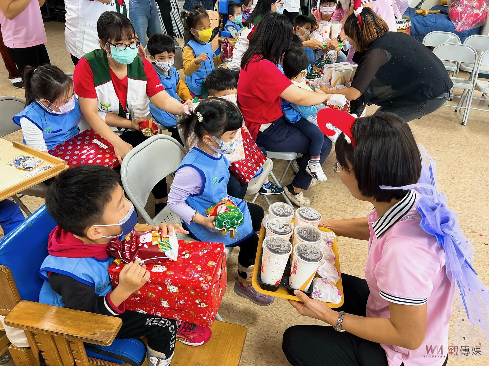 （有影片）／和仁國小送愛14年不間斷　贈慢飛天使禮物及178,000元早療經費 - https://www.watchmedia01.com