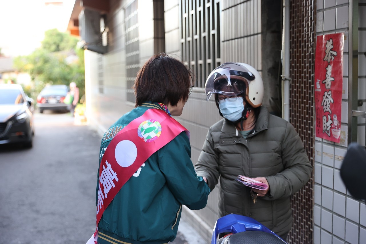 冷氣團來襲！拚選舉也要顧健康　黃秀芳團隊掃街改電話拜票 - https://www.watchmedia01.com
