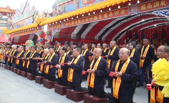 南投縣埔里鎮建醮祈安三獻 南投縣長許淑華上香祈福 - https://www.watchmedia01.com