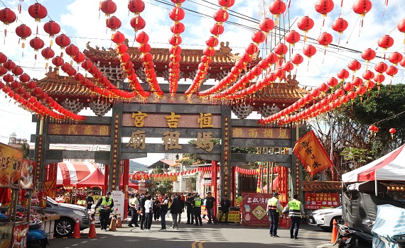 南投縣埔里鎮建醮祈安三獻 南投縣長許淑華上香祈福 - https://www.watchmedia01.com