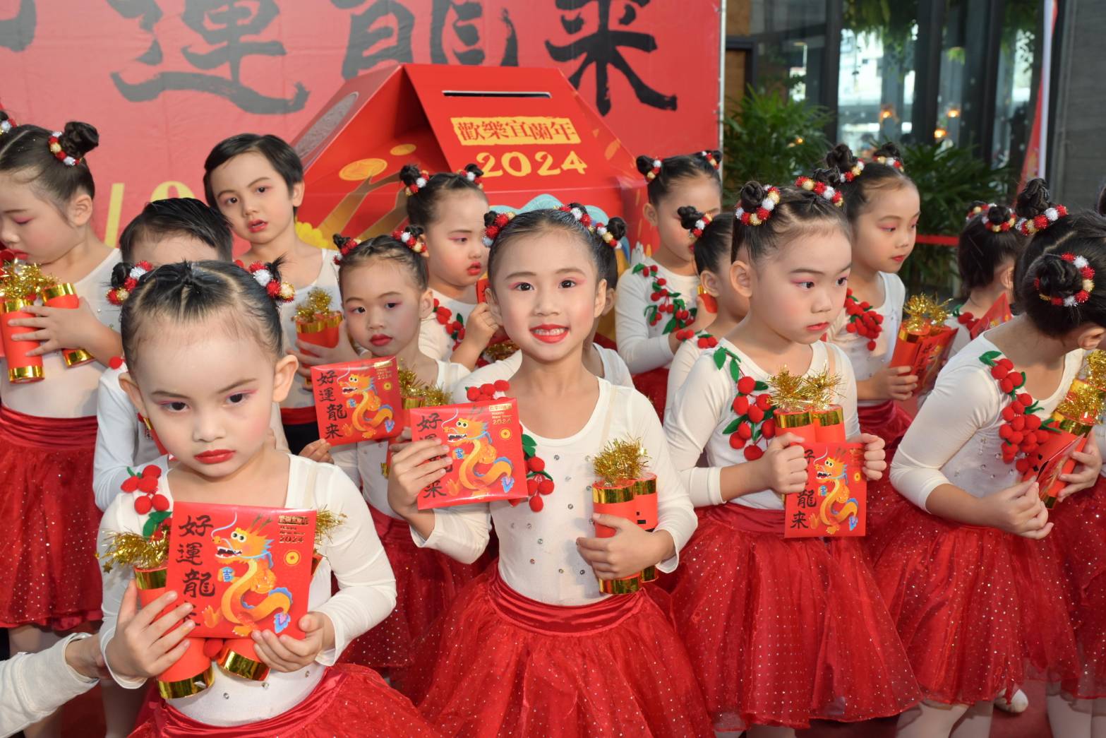 好運「龍」來迎新春 龍年生肖紀念紅包27日起限量預售 - https://www.watchmedia01.com